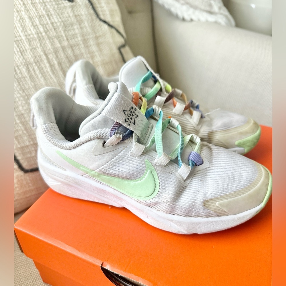 Size 13 little girl awesome StarRunner Nike sneakers